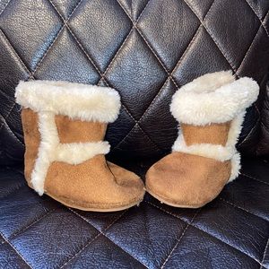 Infant size 2 snow boots!